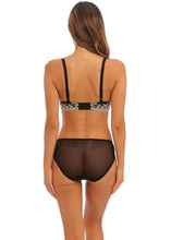 Load image into Gallery viewer, Wacoal WA065191 Embrace Lace Classic Underwire Bra (Black)