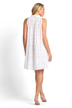 Load image into Gallery viewer, Sunseeker Textured Picnic Throw Over - White