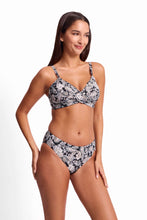 Load image into Gallery viewer, Sunseeker Priya Twist Front Bralette -Black