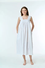 Load image into Gallery viewer, Arabella MD701 Nightie (White)