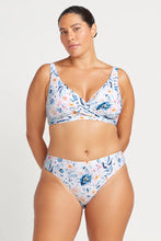 Load image into Gallery viewer, Artesands Cordelia Delacroix Multifit Cup Bikini Top (White)