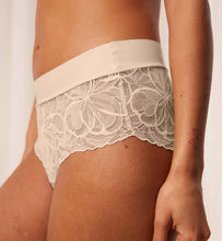 Load image into Gallery viewer, Triumph Body Make-Up Illusion Lace Shorty Briefs (Nude Beige)