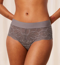 Load image into Gallery viewer, Triumph Body Make-Up Illusion Lace Shorty Brief (Pigeon Grey)