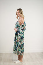 Load image into Gallery viewer, Linens Unlimited Cotton Kimono (Blue Floral)