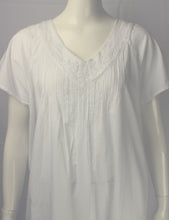Load image into Gallery viewer, Alice & Lily AL/ND 484 Cotton Nightie (White)