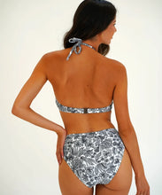 Load image into Gallery viewer, Moontide M6803VV Vivian Wrap Tri Bikini Top (Black / White)