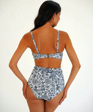 Load image into Gallery viewer, Moontide M7240VV Vivian High Waist Gathered Pant (Black/White)