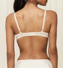 Load image into Gallery viewer, Triumph Amourette Charm WHP01 (Black) (Rust) (Creamy Dream)