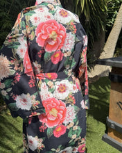 Load image into Gallery viewer, Floressents Cotton Fleur Kimono Robe (Black)