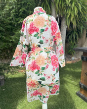 Load image into Gallery viewer, Floressents Cotton Fleur Kimono Robe (White)