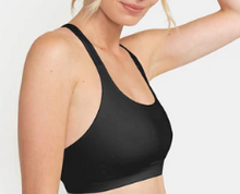 Load image into Gallery viewer, Triumph Triaction Seamfree Crop Top
