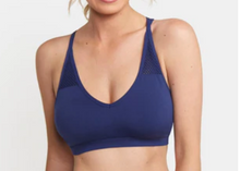Load image into Gallery viewer, Triumph Triaction Zen Top (Navy) (Black)