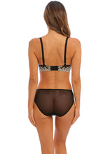 Load image into Gallery viewer, Wacoal WA065191 Embrace Lace Classic Underwire Bra (Black)
