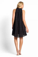 Load image into Gallery viewer, Sunseeker Textured Picnic Throw Over - Black
