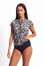 Load image into Gallery viewer, Sunseeker Priya Short Sleeve Rashie - Black
