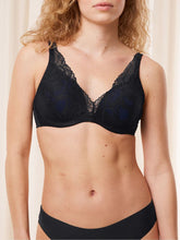 Load image into Gallery viewer, Triumph  Body Make-Up Illusion Lace  Bra (Black)
