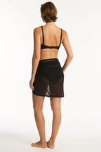 Load image into Gallery viewer, Sea Level Eco Essentials Mid Length Mesh Wrap (Black)
