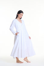 Load image into Gallery viewer, Arabella MD-26 Cotton Embroidered Robe (White)

