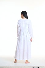 Load image into Gallery viewer, Arabella MD-26 Cotton Embroidered Robe (White)
