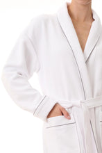 Load image into Gallery viewer, Givoni 3SJ87 -Unisex  Mid Length  Wrap Gown (White)
