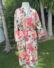 Load image into Gallery viewer, Floressents Cotton Fleur Kimono Robe (Sand)
