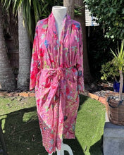 Load image into Gallery viewer, Floressents Paradise Diamond Kimono Robe (Dusty Pink)
