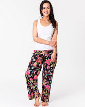 Load image into Gallery viewer, Floressents Paradise Lounge Pants with pockets (Black)
