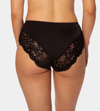 Load image into Gallery viewer, Triumph Amourette Charm Maxi
