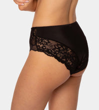 Load image into Gallery viewer, Triumph Amourette Charm Maxi
