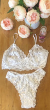 Load image into Gallery viewer, Essence Lace G-String (White) 678G
