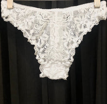 Load image into Gallery viewer, Essence Lace G-String (White) 678G
