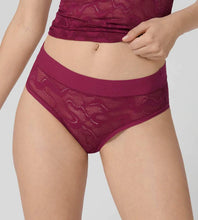 Load image into Gallery viewer, Triumph Sloggi Lace Midi Brief (Black,White,Dark Wine)
